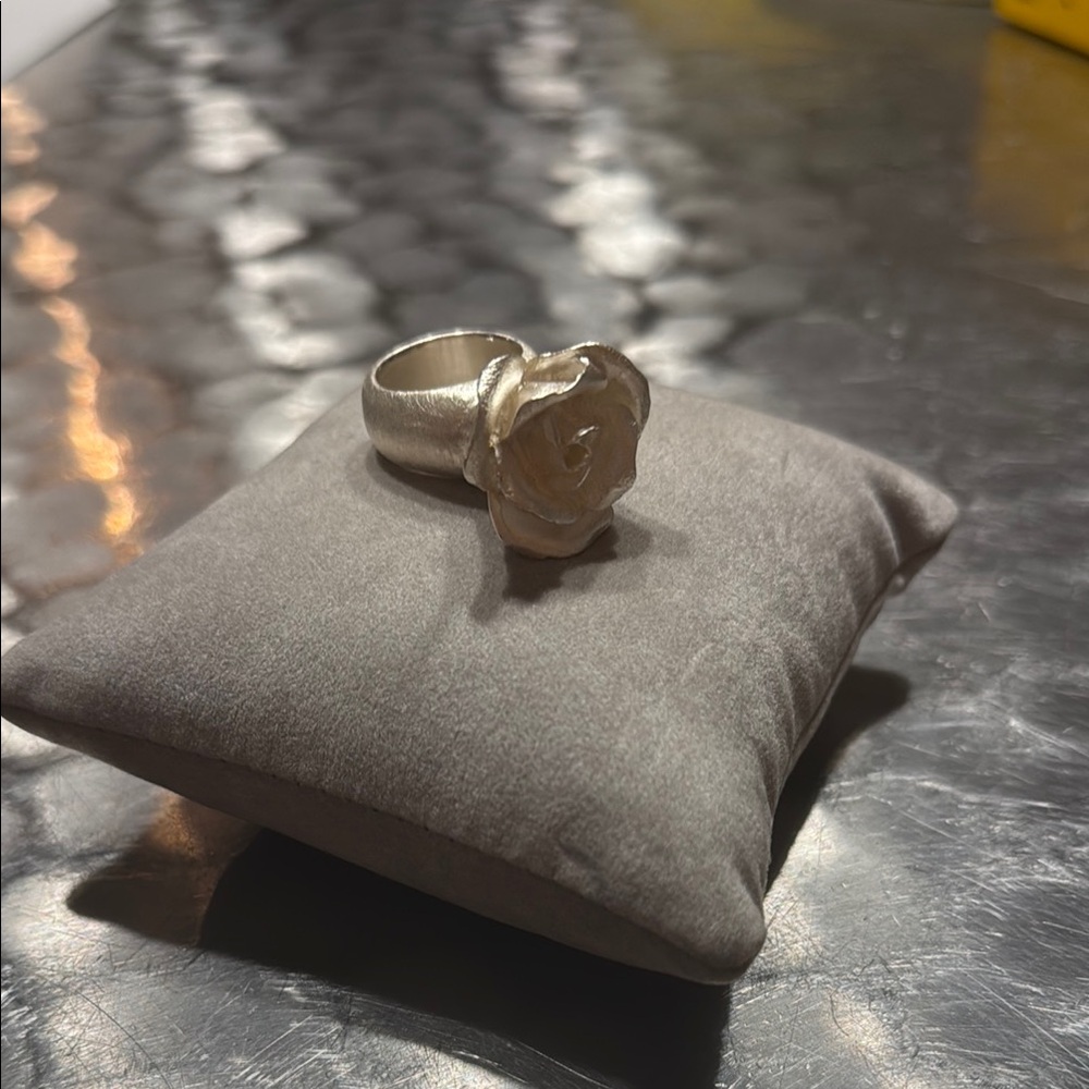 Beautiful rose Silver Ring